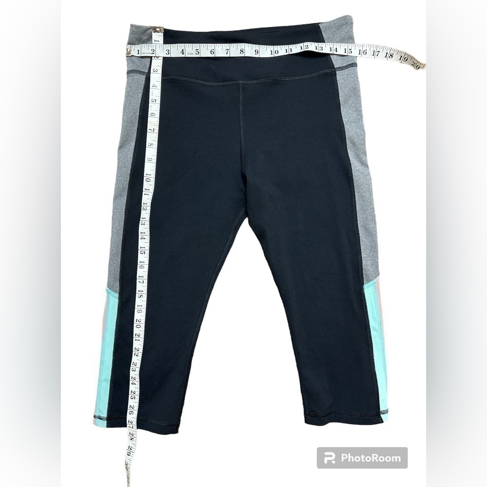 Trina Turk Women’s Recreation Capri Leggings Black Gray-Pink-Lime Stripes Size L - Picture 6 of 7